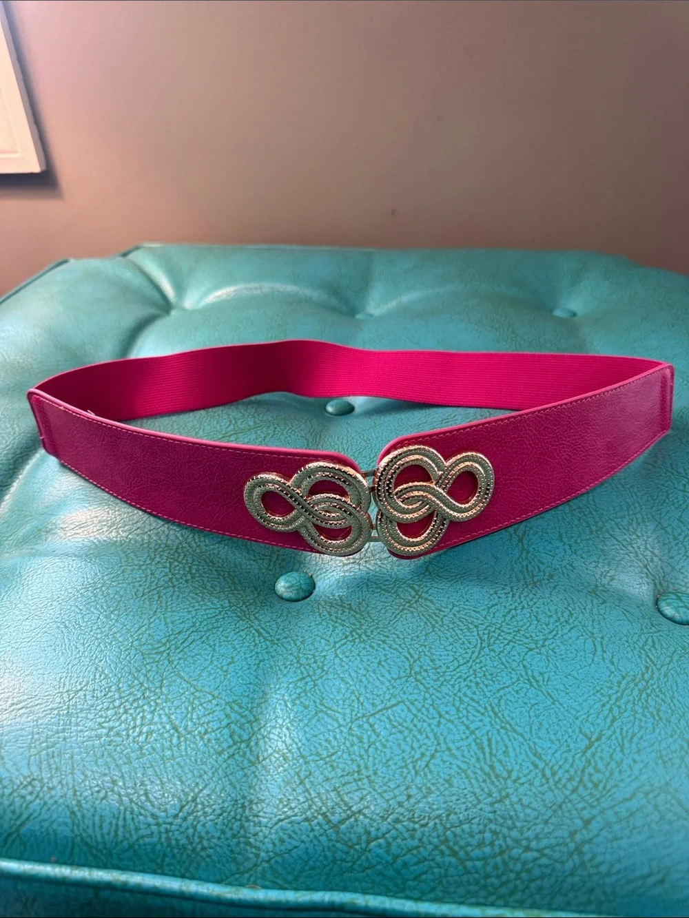 Set of 3 Wide Stretch Pink Statement Belts Decorative Gold Tone Buckle est L/XL